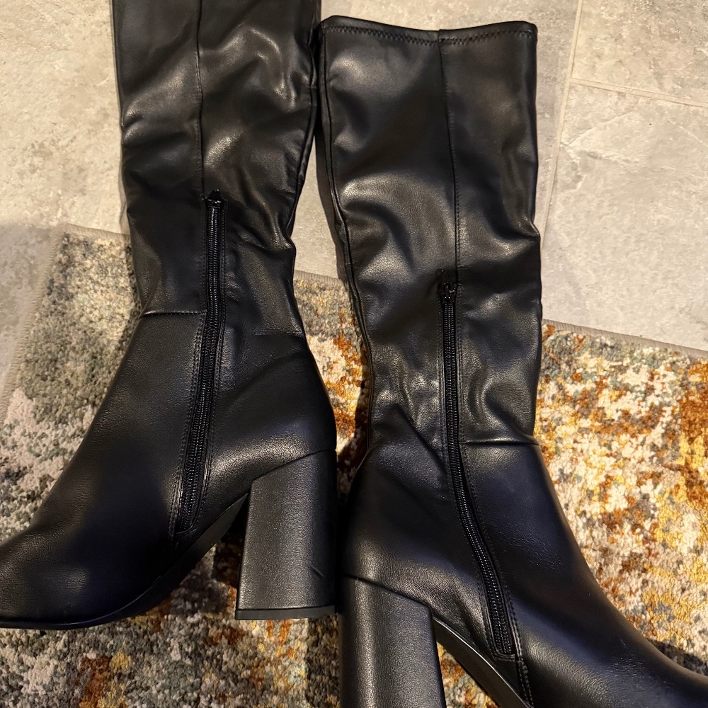 Steve Madden Lizah Boot in Black Size 9